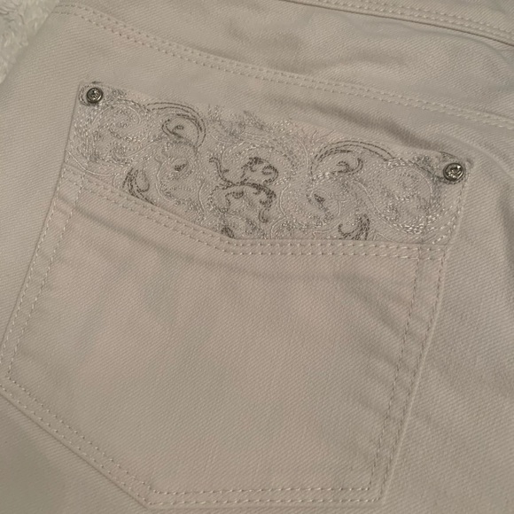 WHBM Slim Crop - Picture 4 of 6